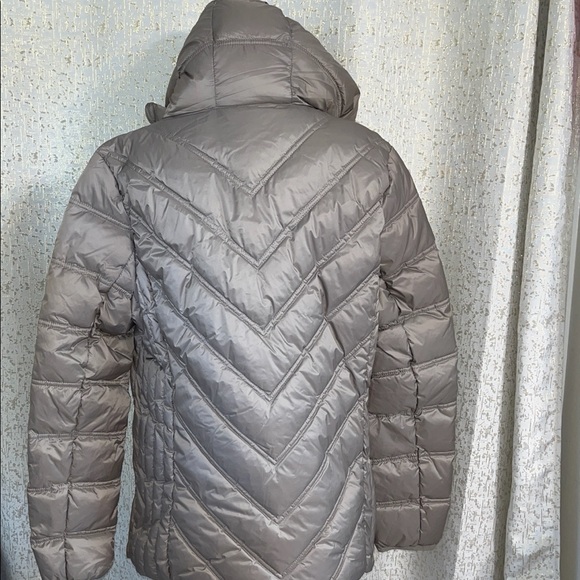 Michael Kors Missy Short Tan Quilted Down Nylon Puffer Jacket, NWT - Picture 3 of 4